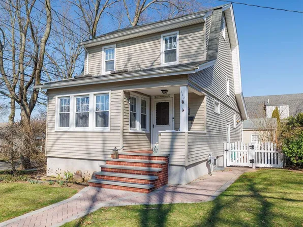 117 Crocus Avenue, Floral Park, NY 11001