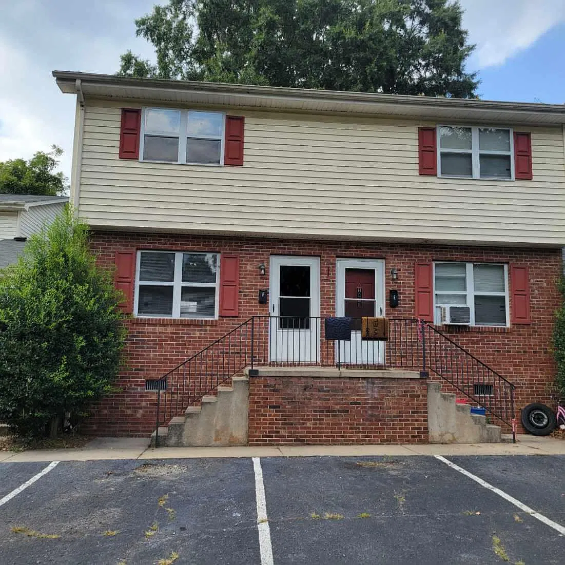2 bed, 1.5 bath, $795 — Photo 1