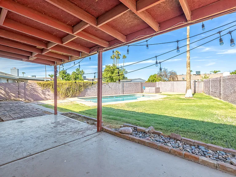 2104 E Cornell Dr — Photo 16