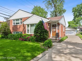 933 N Lincoln Ave, Park Ridge, IL 60068