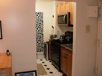 Rented by 18 REALTY