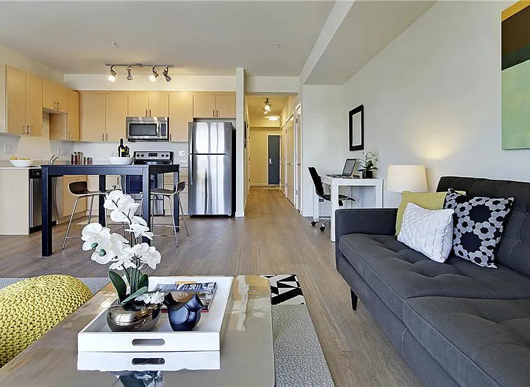 Alcove | Living to Kitchen Alt