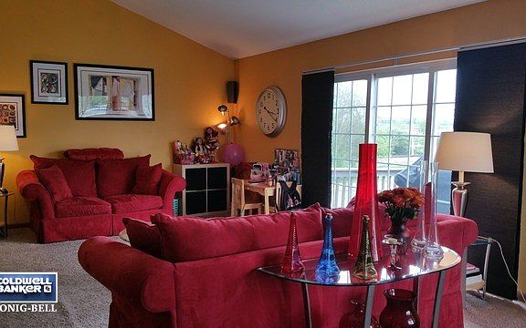 2nd image of 916 Laurel Dr Unit B