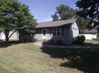 8487 N Cardinal Ln, Altamont, IL 62411