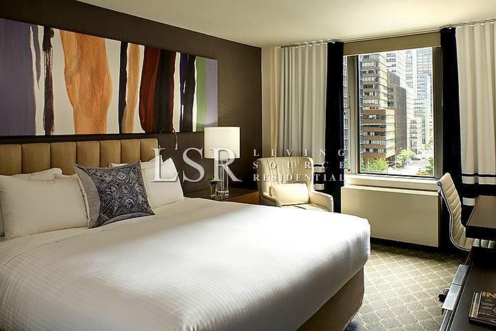 1st image of 320 W 38th St APT 712