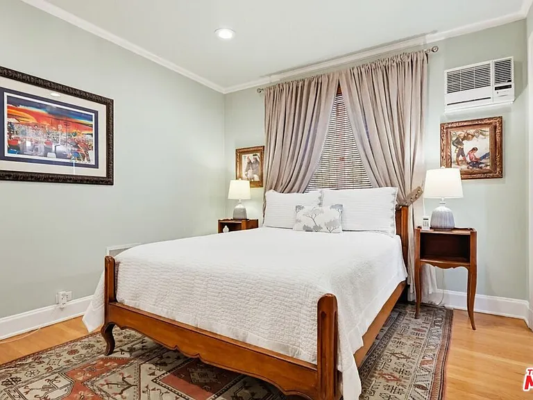 516 S Rimpau Blvd — Photo 34