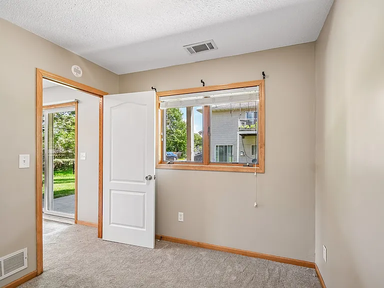 3525 Cory Ln — Photo 5