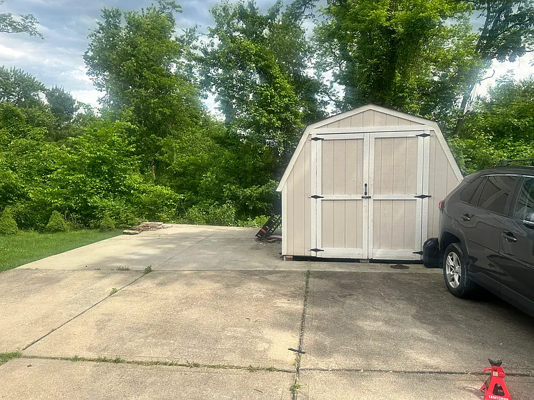 902 Garden City Dr — Photo 46