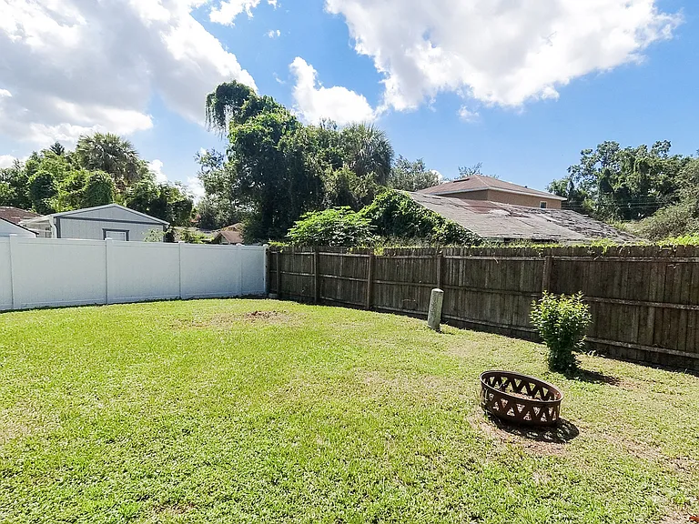 1313 E Cayuga St — Photo 26