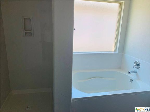 5th image of 3402 Aubree Katherine Dr