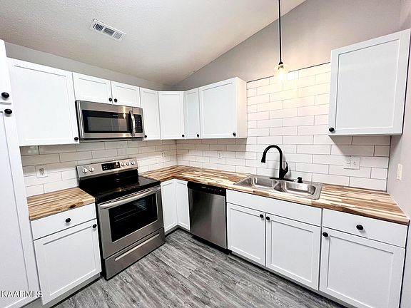 4th image of 3724 Willow Falls Way