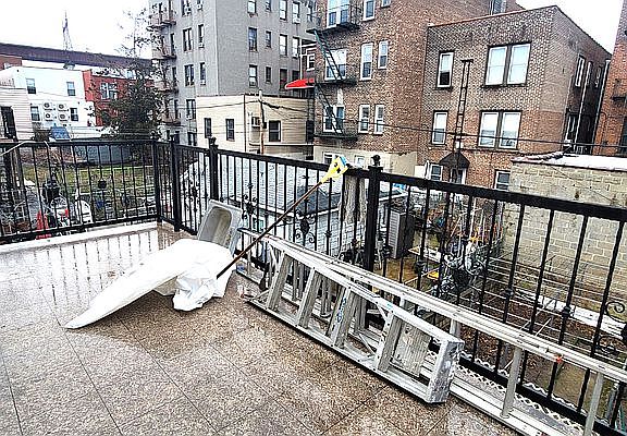 4th image of 23-27 27th St #Bm1