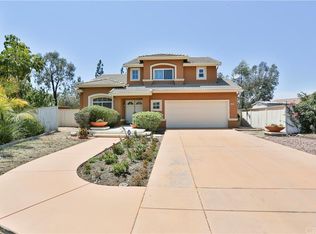 221 Rugby Ct, Corona, CA 92882