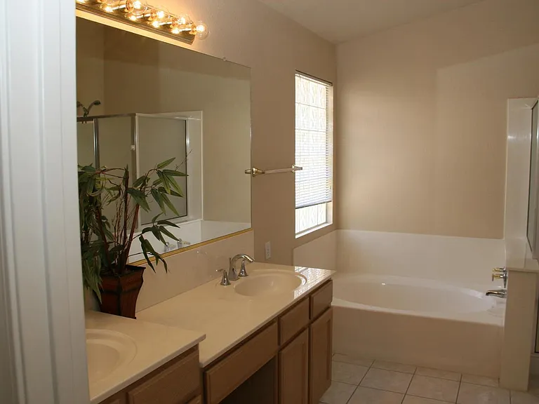 557 W Monte Ave — Photo 10