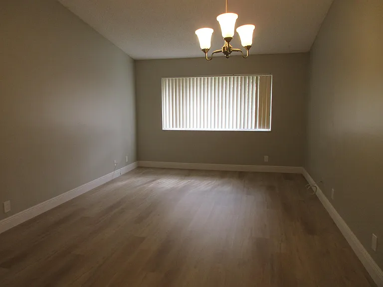 11448 NW 42nd St — Photo 6