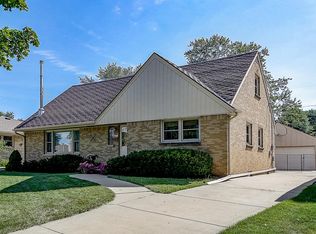2850 S 74th St, West Allis, WI 53219