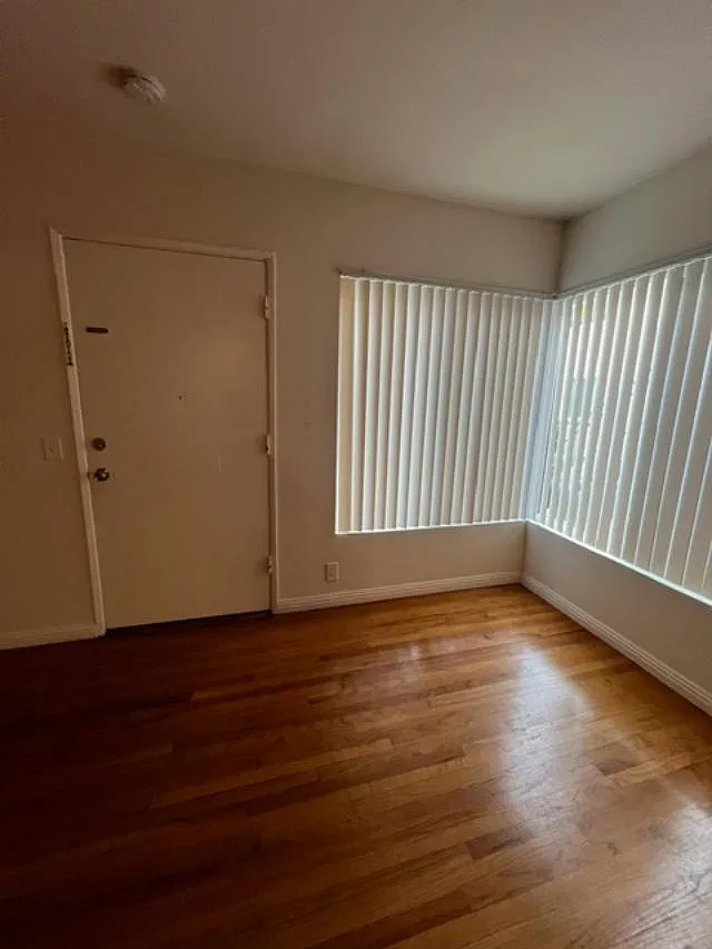 8363 Sargent Ave — Photo 3