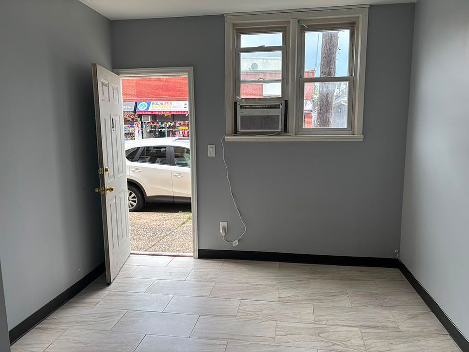 1st image of 8 N 3rd St #2