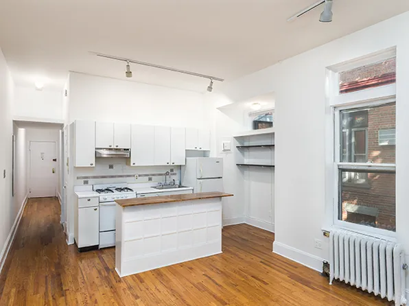 628 2nd Street image 1 of 7