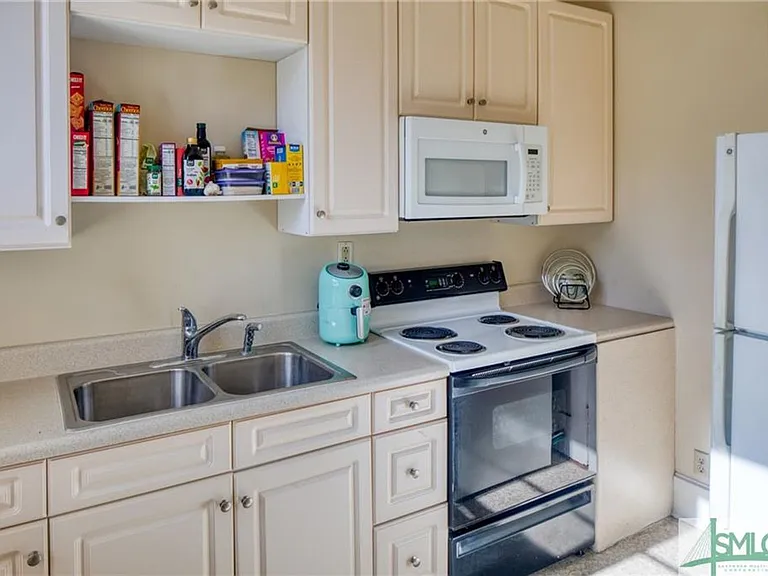 20 E Macon St — Photo 16
