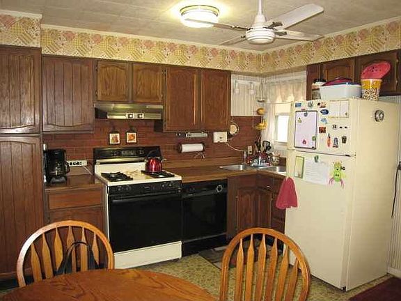5th image of 2532 Meadow Dr