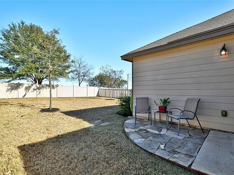 201 Edwin — Photo 18