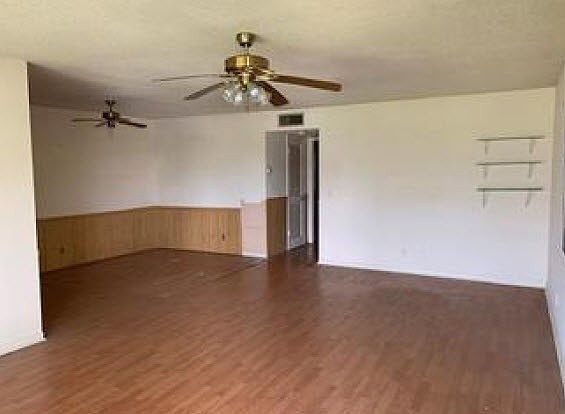 4th image of 712 South Dr