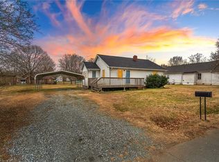 1231 Carolina St, Graham, NC 27253