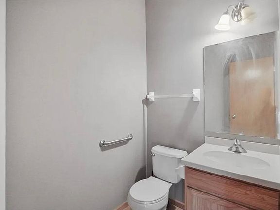 3rd image of 20523 Keystone Ave
