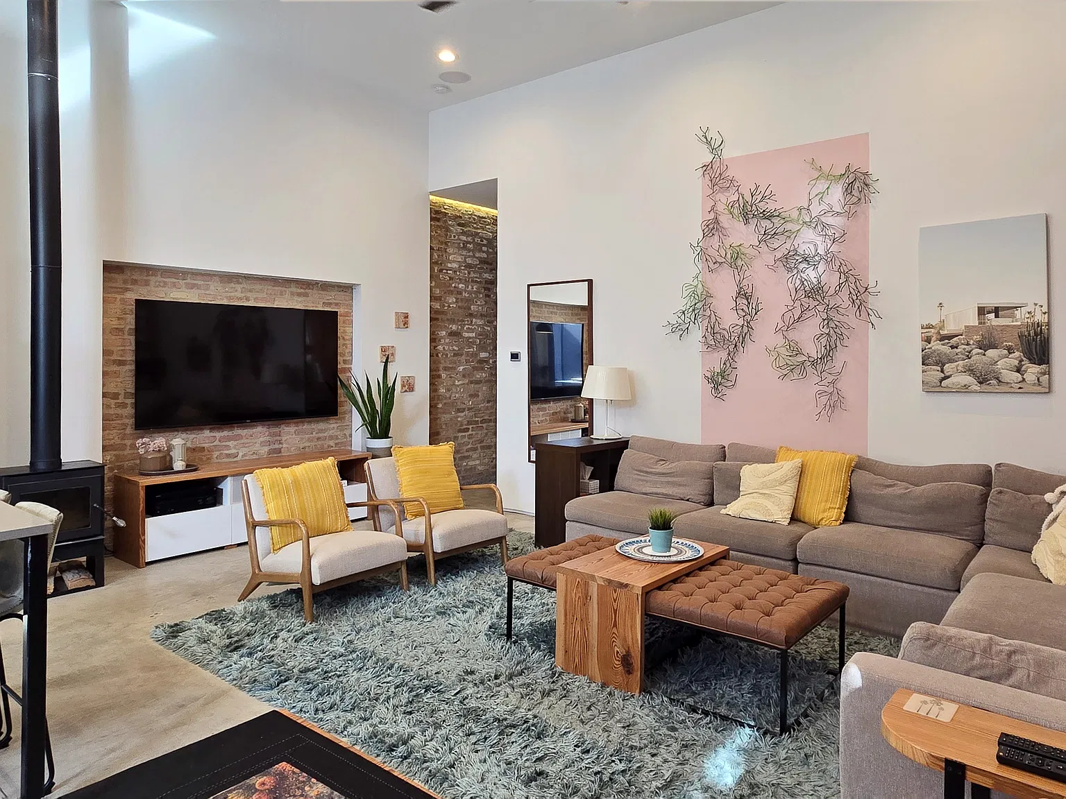 3 bed, 1800 sqft, $4,500 — Photo 1