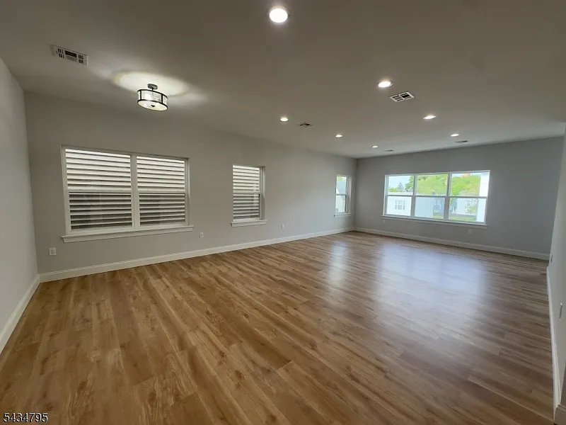 3 bed, 2.0 bath, $2,650 — Photo 3