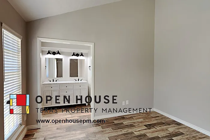 22435 Lost Creek Rd — Photo 10