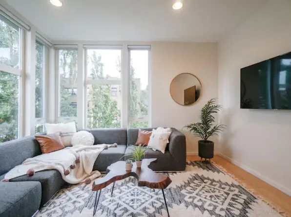 411 Summit Ave E APT C, Seattle, WA 98102
