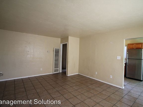 3rd image of 5027 University Ave APT 1