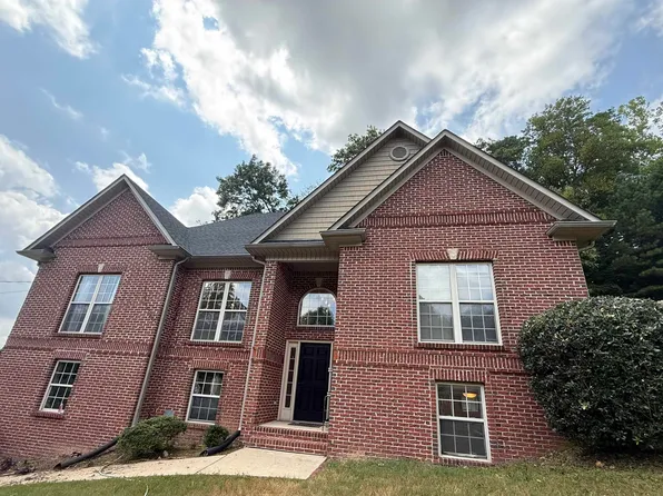 219 Sweetwater Ln, Trussville, AL 35173