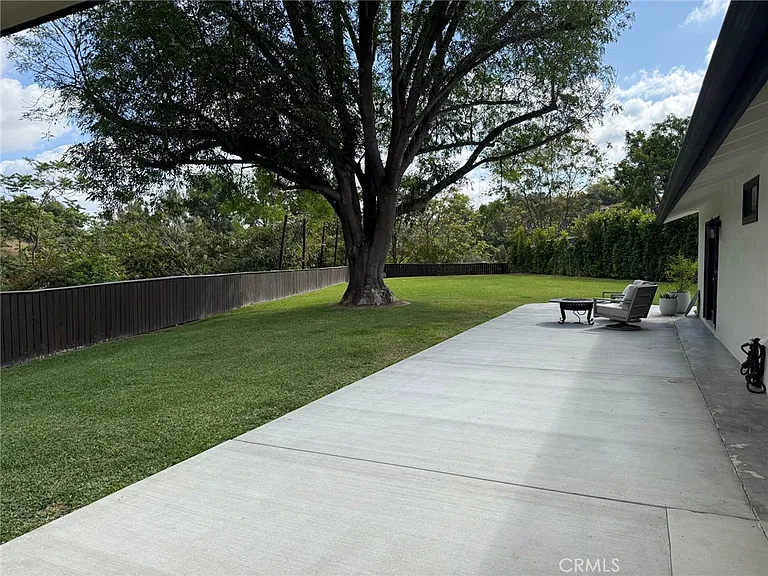 1530 Robin Way — Photo 30