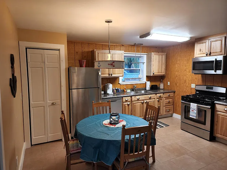 102 E Main St #1 — Photo 19