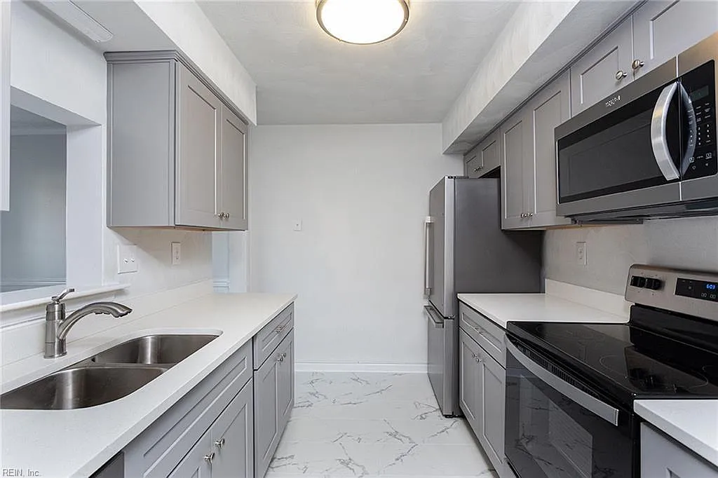 640 Aubrey Dr — Photo 2