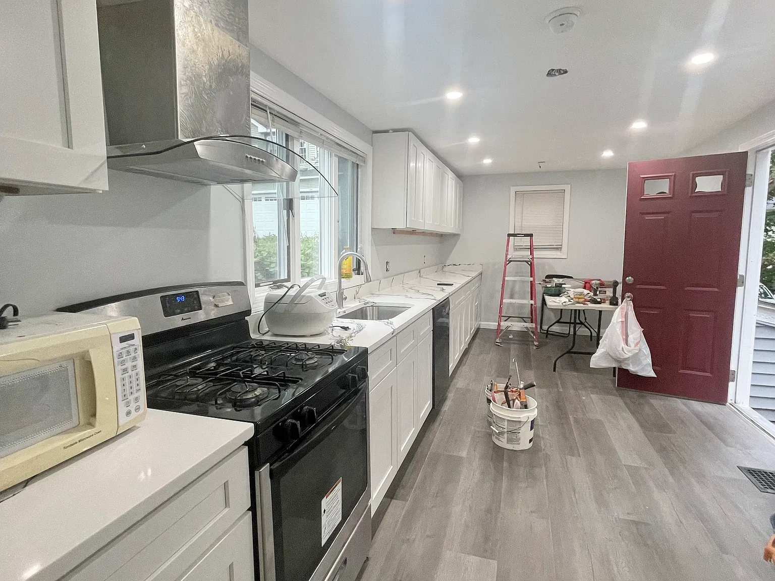 3 bed, $2,800 — Photo 2