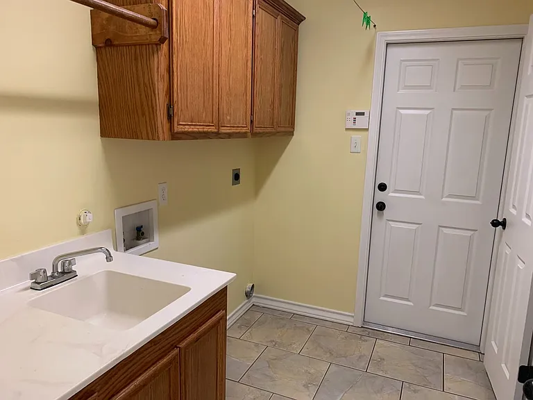 2618 Reveille Dr — Photo 2