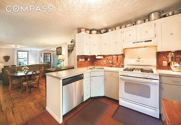 Sold by Compass | media 5