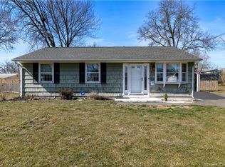 27 Windsong Ln, Milford, CT 06460