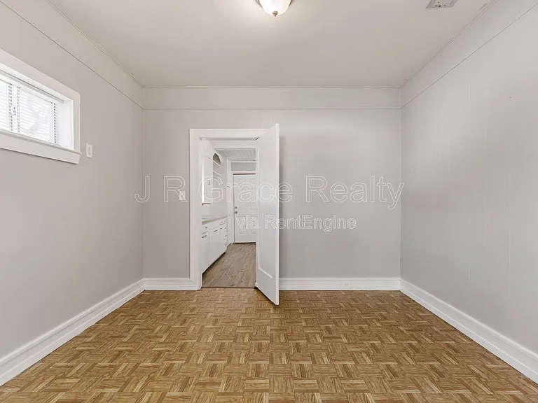 609 E Walker St — Photo 20