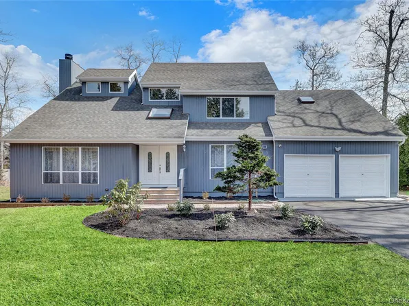 242 Trout Brook Lane, Aquebogue, NY 11901