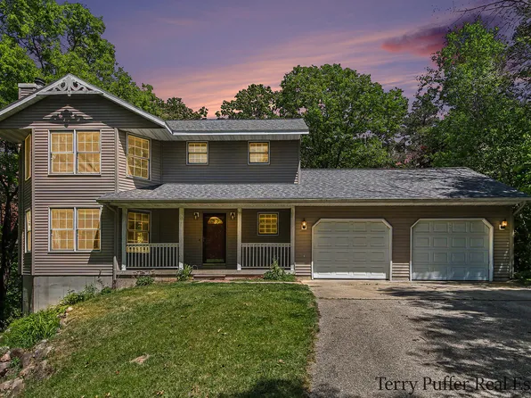 12080 Pine Cone Dr NE, Rockford, MI 49341