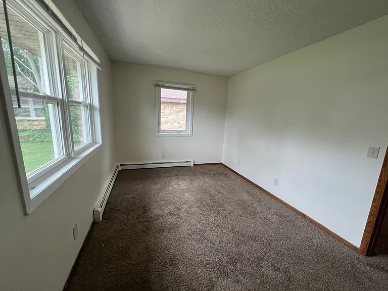 MV Apartments — Photo 12
