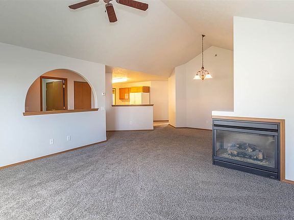3rd image of 626 E Golden Ct