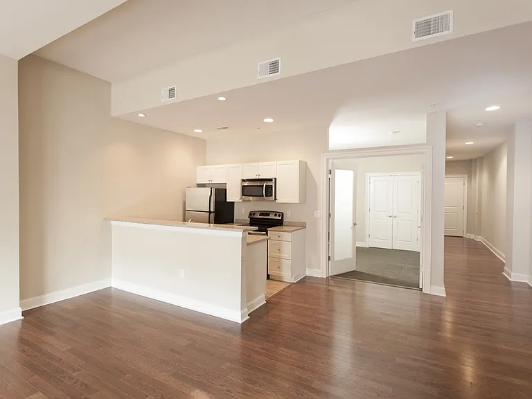 2130 Arch Street — Photo 19