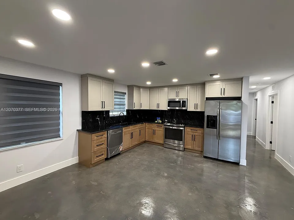 17 SW 6th Ave