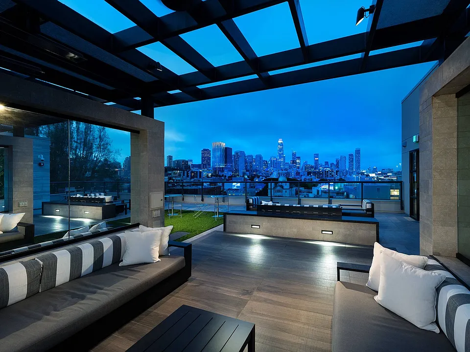 Rooftop Lounge